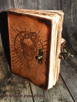 Hexenshop Dark Phönix Schattenbuch Totenkopf mit Pentagramm